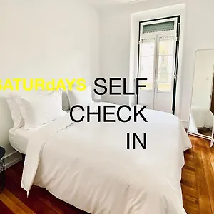 Hostel Saturdays, Lizbona