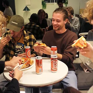  Ostello Gspot & Triangles Pizzeria
